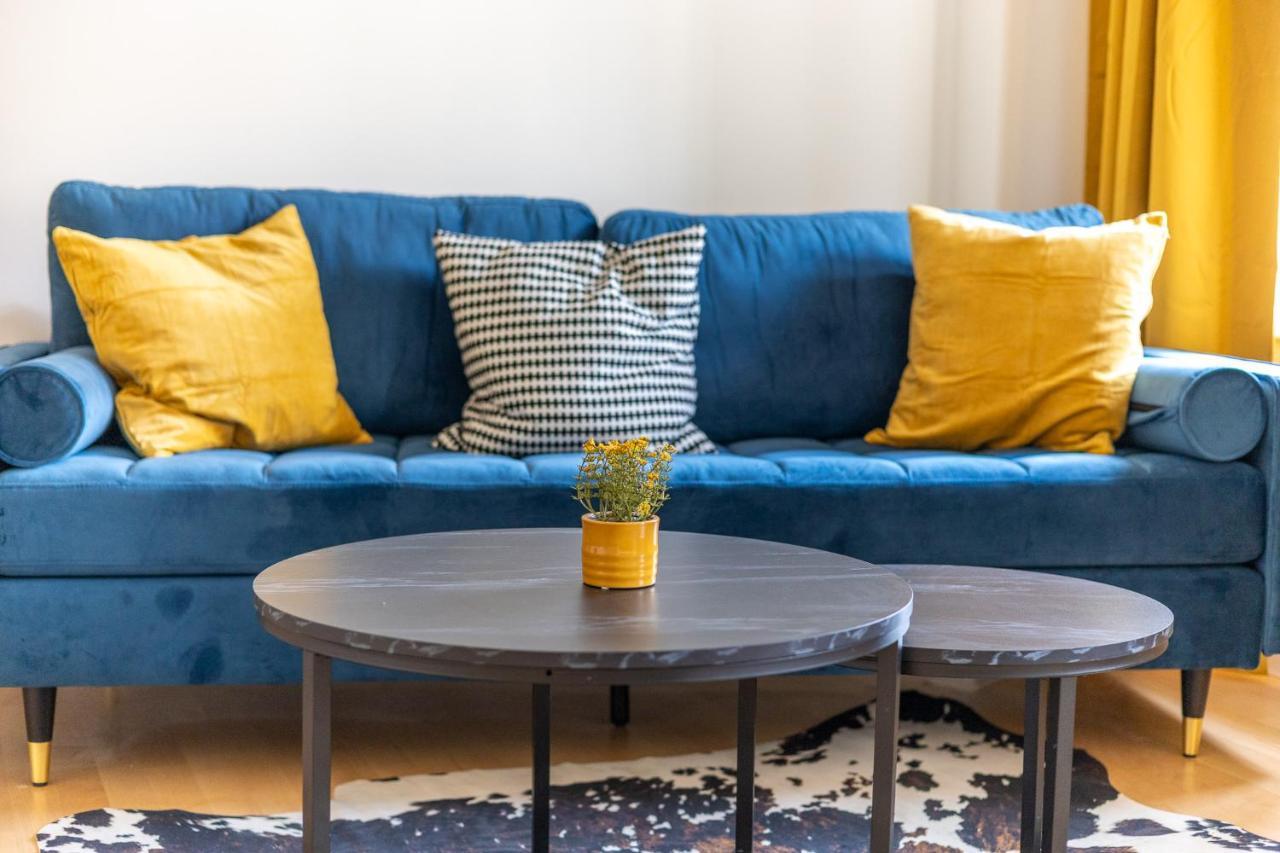 *neu* 2 Zi, Offene Kueche, Balkon *