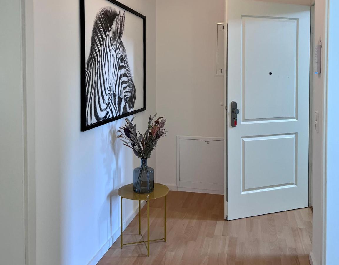 *neu* 2 Zi, Offene Kueche, Balkon *